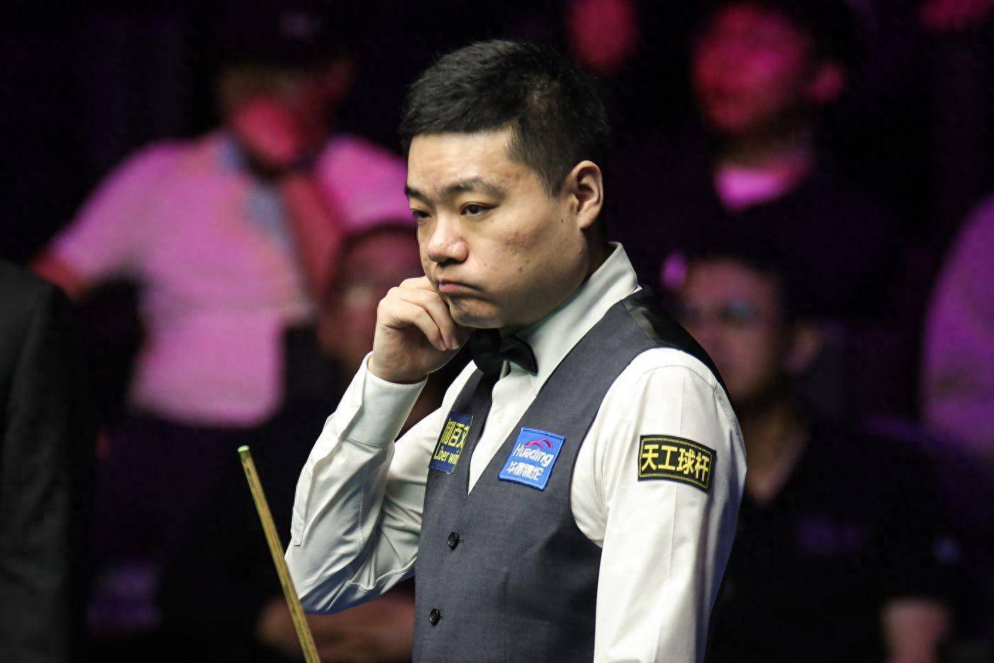 亚冠转会期再迎强敌，勒沃库森手感冰凉，主帅态度：气氛紧张，临场指挥获称赞(勒沃库森的远征球迷)-九游