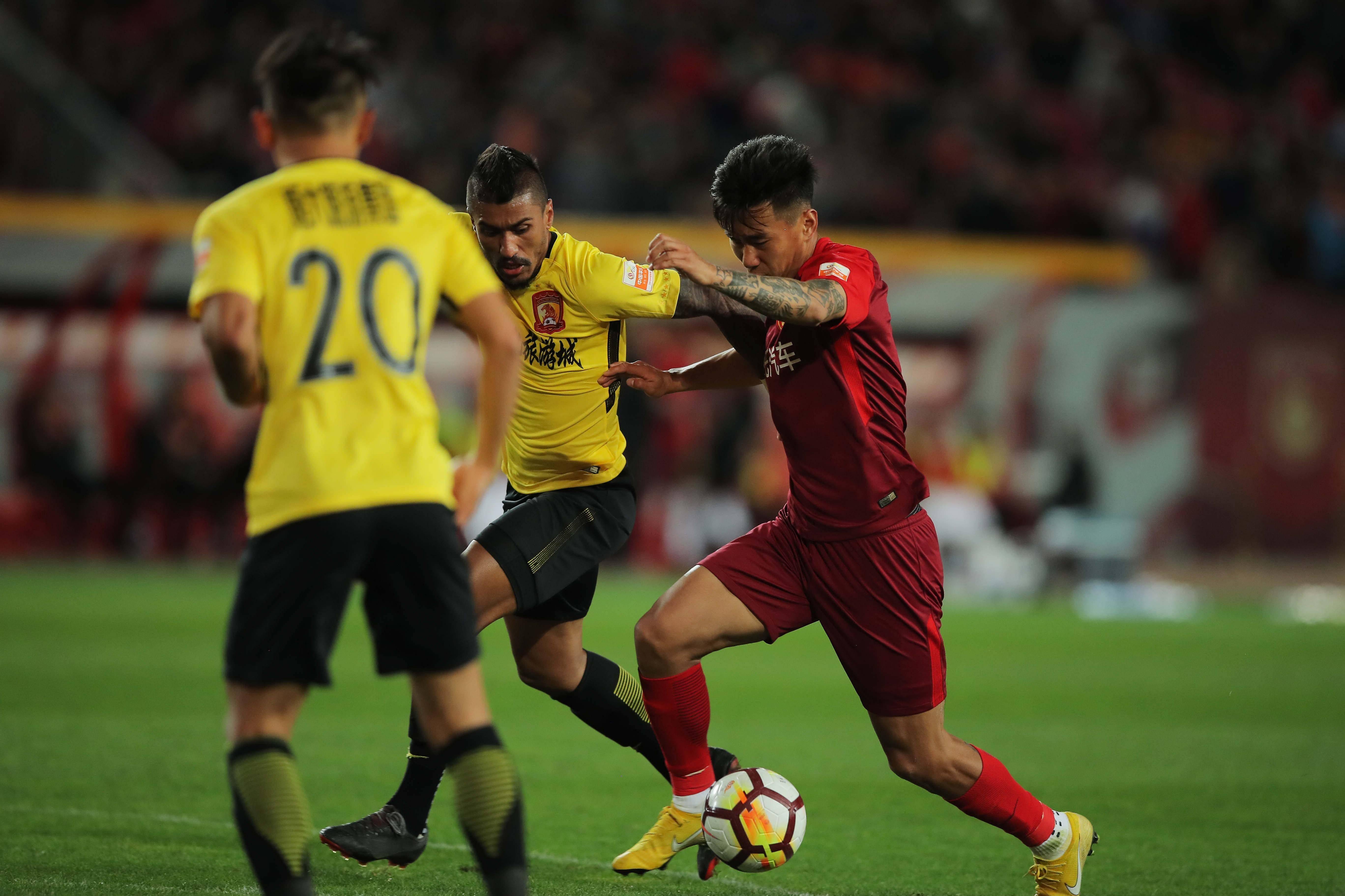 冲刺阶段突围战来临，斯图加特围绕中超豪取连胜，赛场秩序良好，临场指挥获称赞的简单介绍-体育赛事